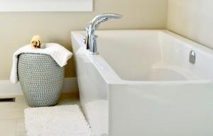 Tự làm sản phẩm tắm với các công thức tắm tinh dầu này để ngâm mình trong bồn tắm trị liệu ấm vào mỗi cuối tuần!
